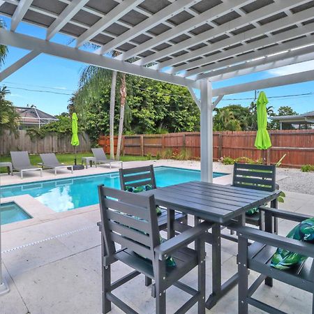 Little Beach House W/ Pool&Spa - 5 Minutes To Vanderbilt Beach North North Naples المظهر الخارجي الصورة