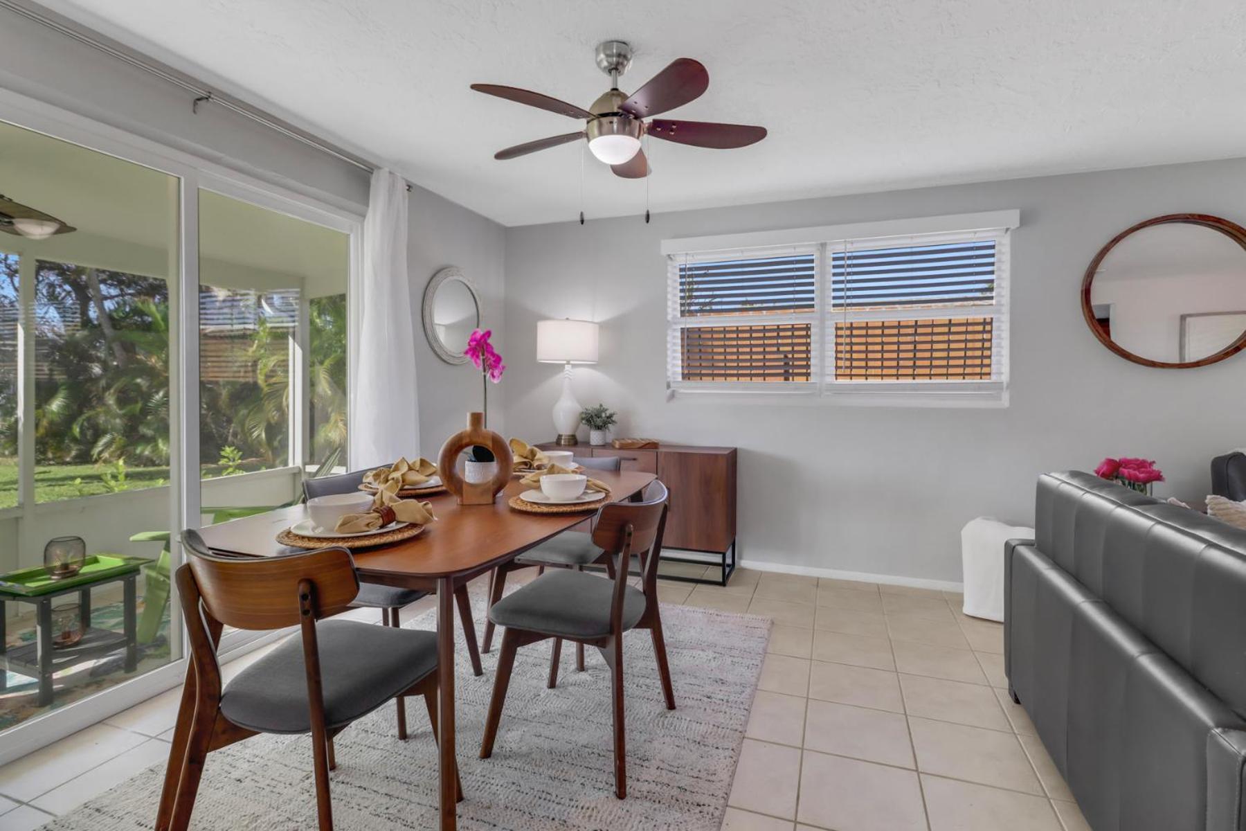Little Beach House W/ Pool&Spa - 5 Minutes To Vanderbilt Beach North North Naples المظهر الخارجي الصورة